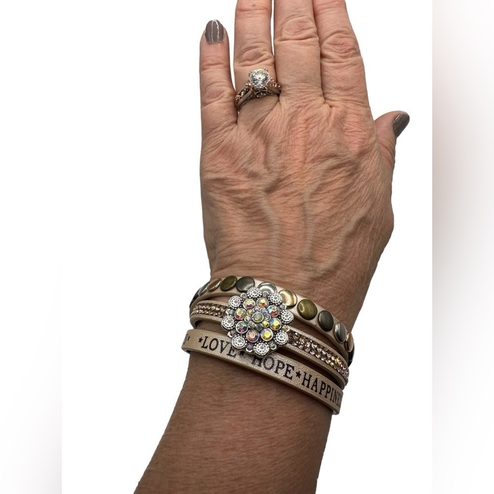“Love, Hope, Happiness” Criss Cross Bracelet w/ Iridescent Sparkling Snap NWT - Picture 3 of 16